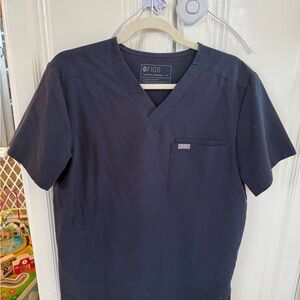 Figs Men's Dark Blue V-Neck Short Sleeve Tee